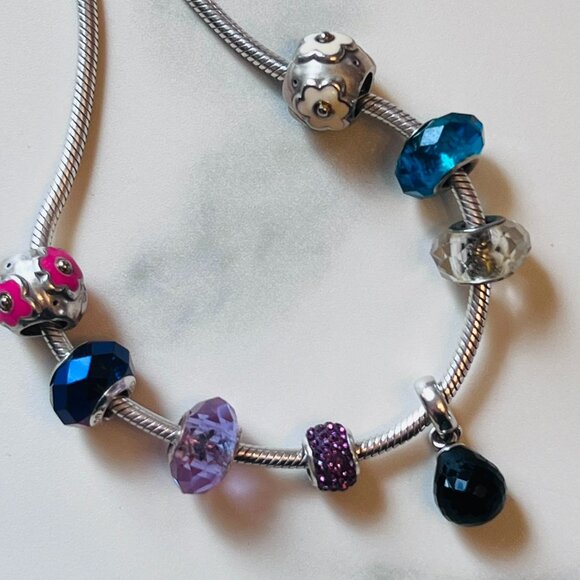 Set of Eight Assorted Bracelet Charms - some Hallmarked .925 - Picture 1 of 10